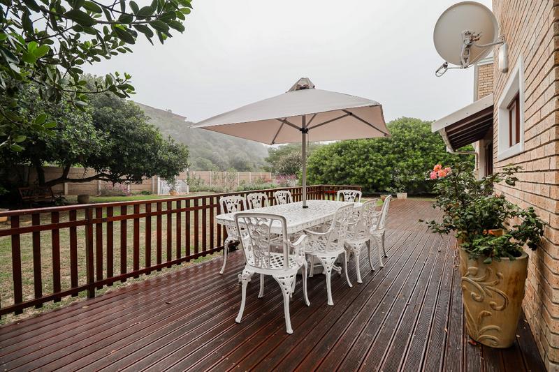 5 Bedroom Property for Sale in Outeniqua Strand Western Cape